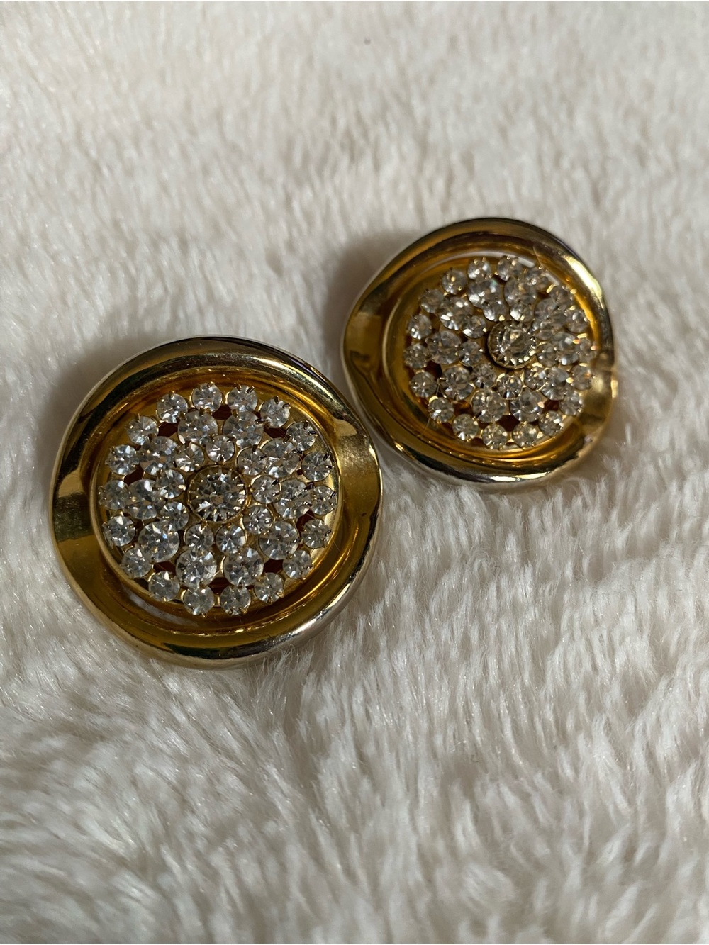 Vintage 1980s Gold Tone Rhinestone Cluster Clip-On Earrings - Retro Statement